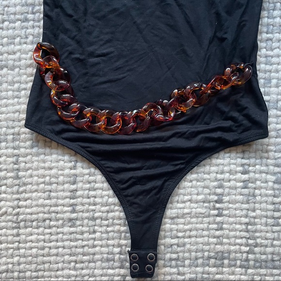 NWT L'Academie Black One Shoulder Belted Bodysuit Size Medium - Picture 4 of 5